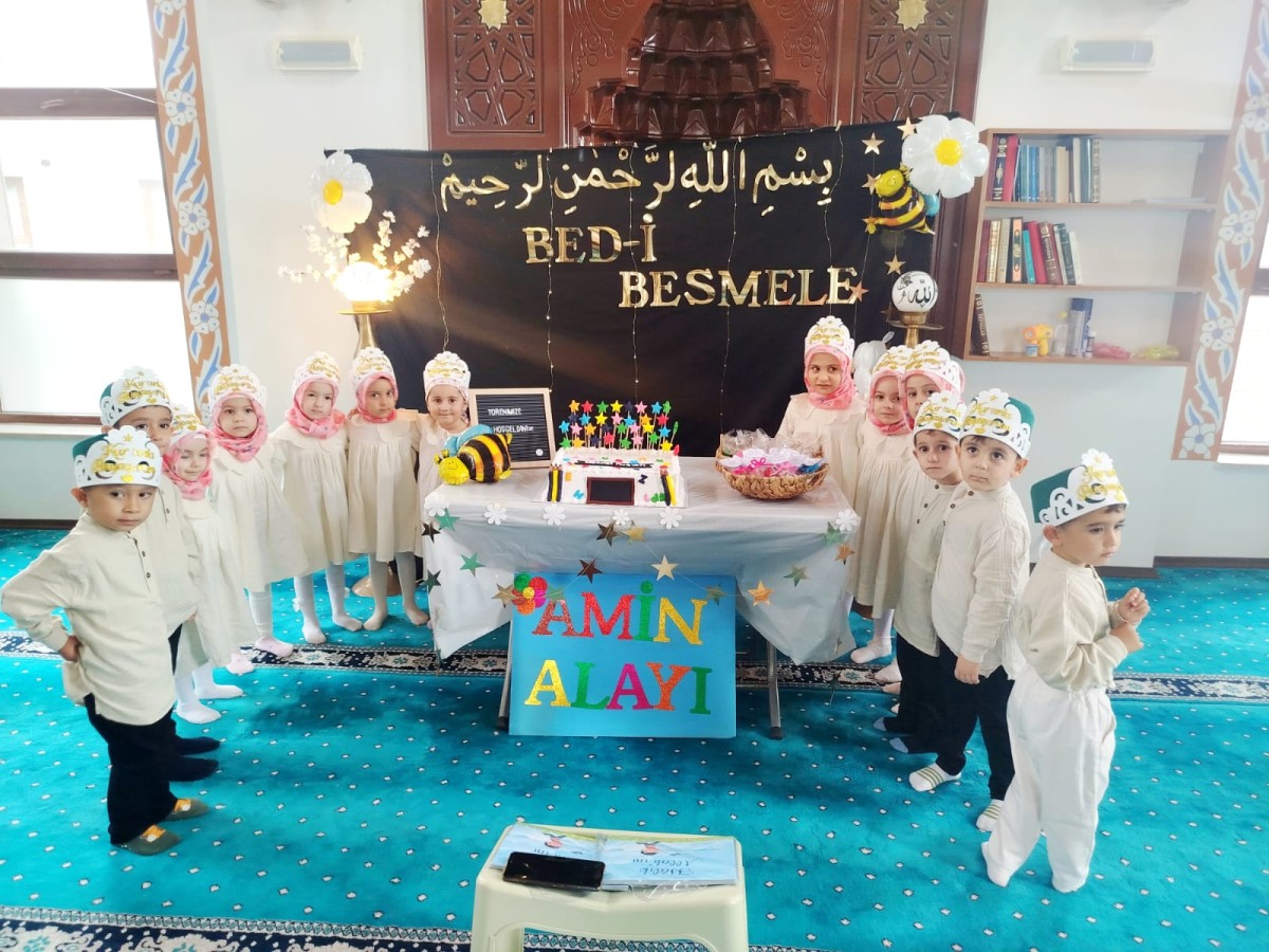 Doğanyol'da Geleneksel Bed-i Besmele Coşkusu: Minikler Dualarla Derse Başladı.