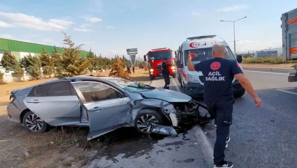 İki otomobilin çarpıştığı kazada iki kişi yaralandı
