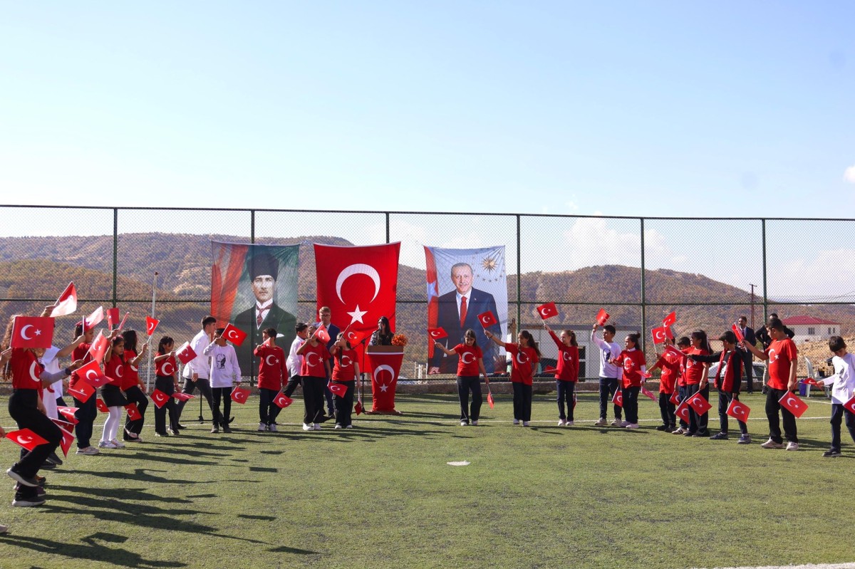 Pütürge'de Birlik ve Gurur İçinde Cumhuriyet Kutlaması