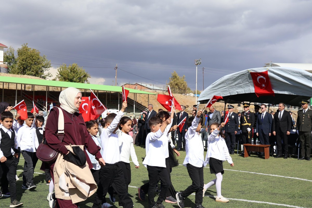 Pütürge'de Birlik ve Gurur İçinde Cumhuriyet Kutlaması