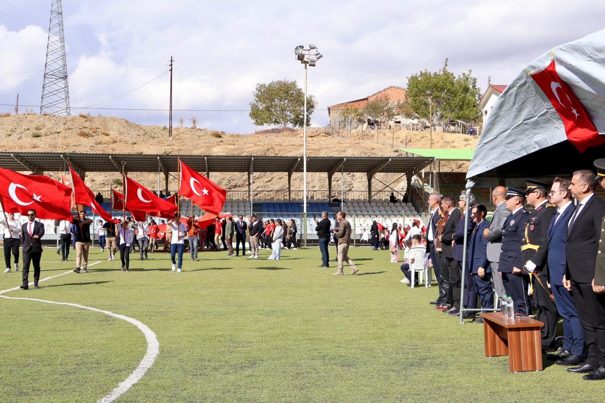 Pütürge'de Birlik ve Gurur İçinde Cumhuriyet Kutlaması