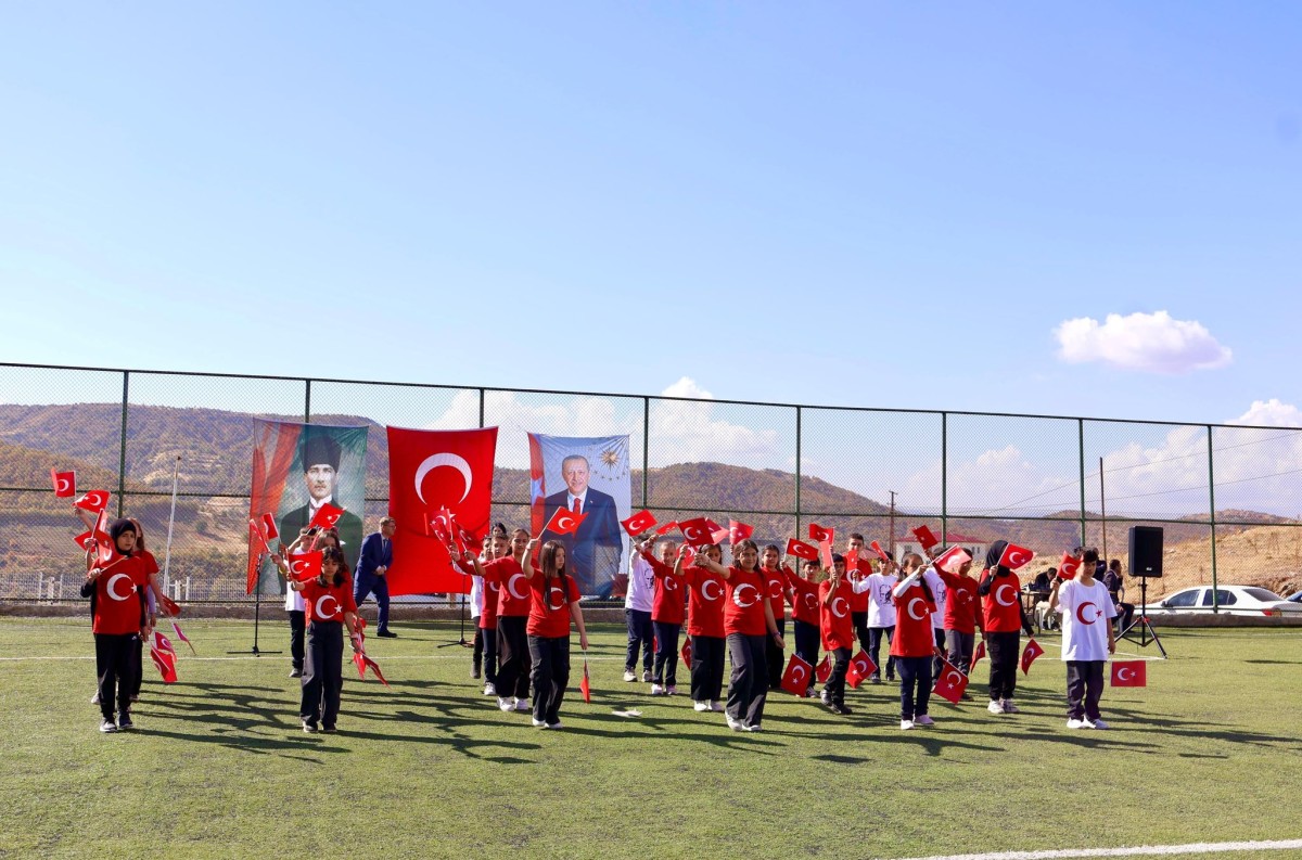 Pütürge'de Birlik ve Gurur İçinde Cumhuriyet Kutlaması