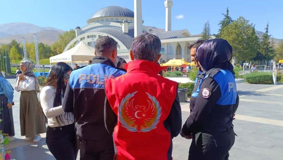 Üniversiteliler detaylı olarak bilgilendirildi