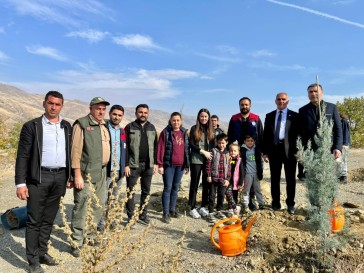 Doğanyol’da “Şahidimiz Toprak, İmzamız Fidan” Kampanyasına Yoğun Katılım