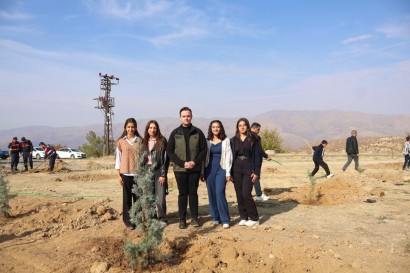 Pütürge'de "Sevdamız Yeşil Vatan" Temalı Fidan Dikim Etkinliği