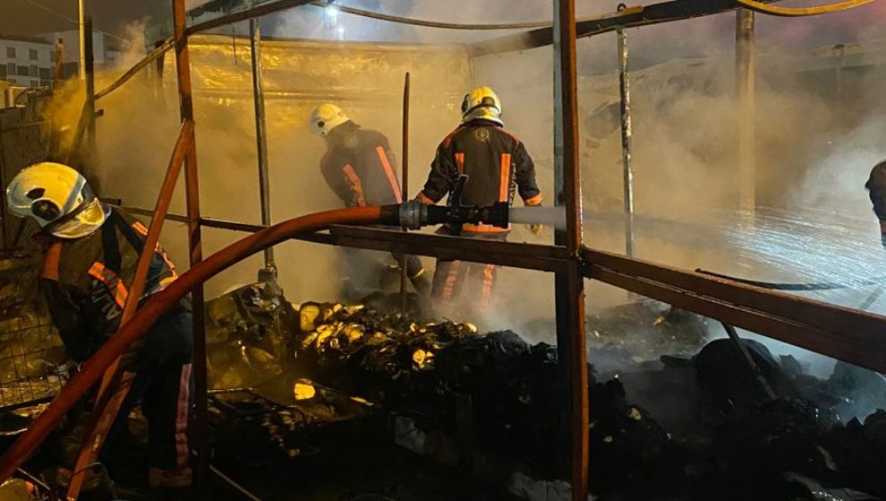 4 konteyner işyeri yanarak kül oldu