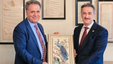 Pütürgeli 2 rektör aynı karede