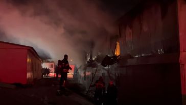 İşçi yatakhanesi küle dönüştü 