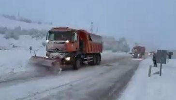 Malatya-Kayseri Karayolu'nda ulaşım çekici ve kamyonlara kapatıldı