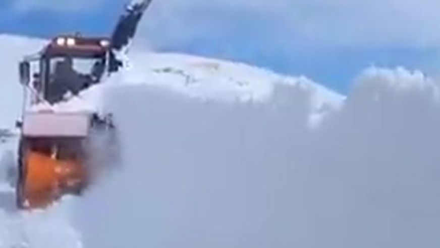 Kubbedağında  yoğun kar yağışı ve tipi var