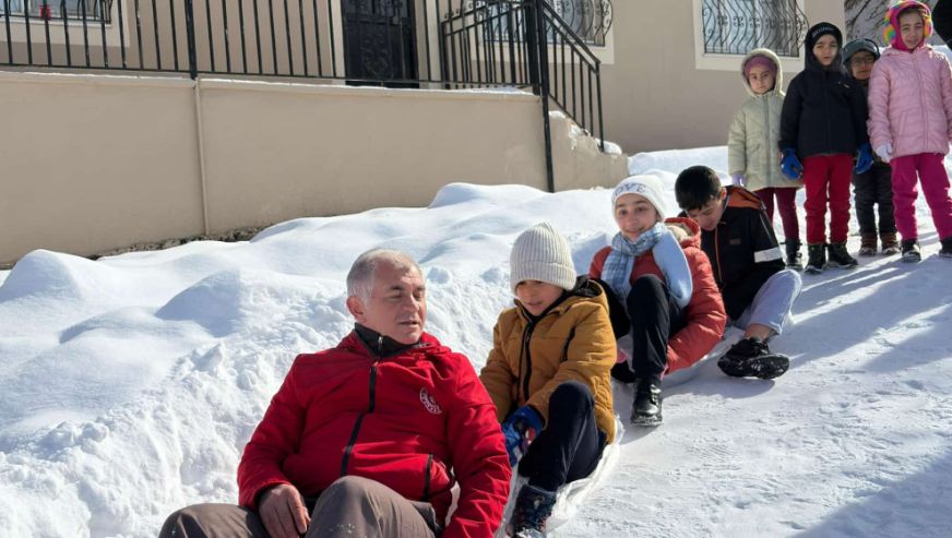 Pütürge'de Kış Sporları Geleneksel Yöntemlerle Sokağa Taşındı
