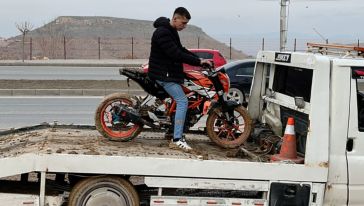 Ceza Yazıldı, Ehliyetleri Gitti, Motosikletleri Otoparka Çekildi 