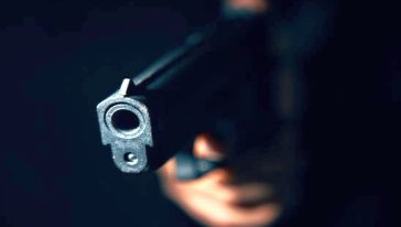 Polisten Kaçtı, 2 Silahlı Yakalandı 