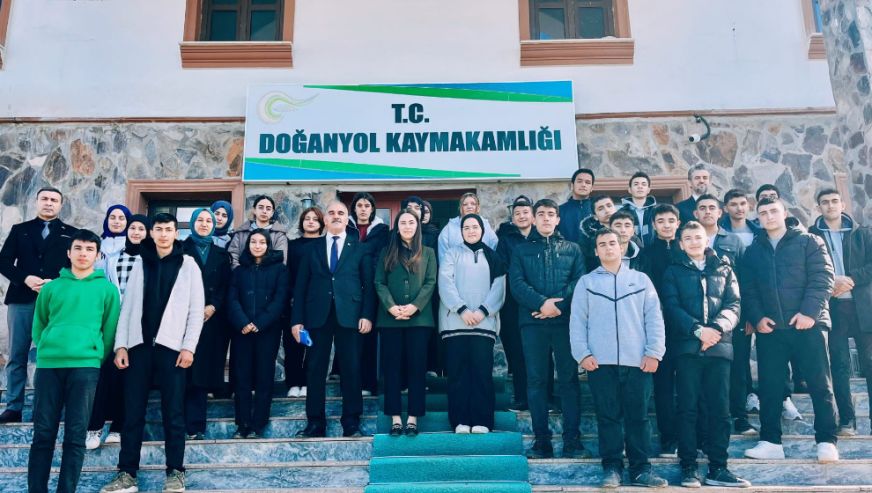 Doğanyol'da 34 Öğrenci Umre'ye Giderek Döndü