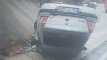 Otomobil Ters Döndü: 5 Yaralı