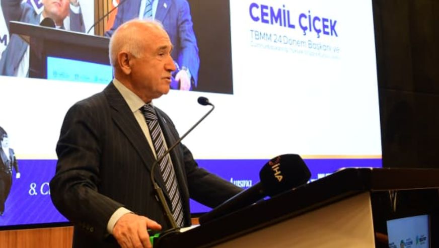 "Turgut Özal Çok Farklı Bir Konuma Sahiptir"